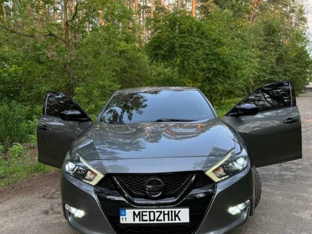 Серый Ниссан Максима, объемом двигателя 3.5 л и пробегом 180 тыс. км за 13000 $, фото 5 на Automoto.ua
