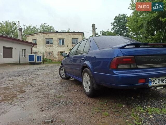 Синий Ниссан Максима, объемом двигателя 2.99 л и пробегом 355 тыс. км за 1000 $, фото 5 на Automoto.ua