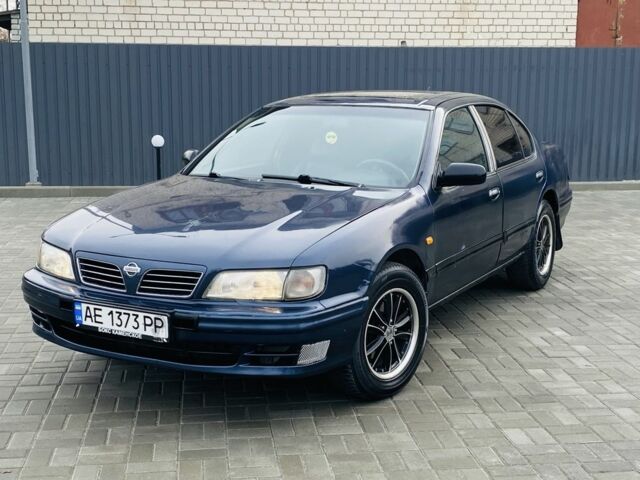 Синий Ниссан Максима, объемом двигателя 2 л и пробегом 170 тыс. км за 1400 $, фото 3 на Automoto.ua