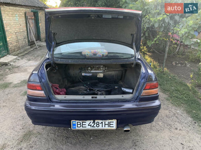 Синий Ниссан Максима, объемом двигателя 2 л и пробегом 302 тыс. км за 2300 $, фото 2 на Automoto.ua