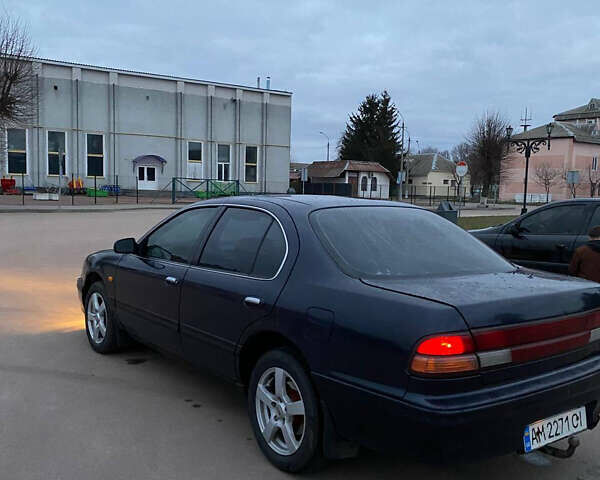 Синий Ниссан Максима, объемом двигателя 2.99 л и пробегом 300 тыс. км за 2400 $, фото 3 на Automoto.ua