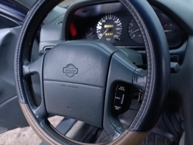 Синий Ниссан Максима, объемом двигателя 3 л и пробегом 359 тыс. км за 2300 $, фото 13 на Automoto.ua