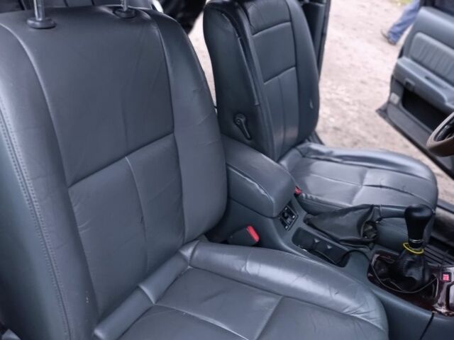 Синий Ниссан Максима, объемом двигателя 3 л и пробегом 359 тыс. км за 2300 $, фото 9 на Automoto.ua