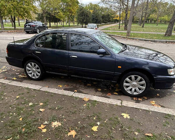 Ниссан Максима 1999 в Николаеве на Automoto.ua Синий Ниссан Максима, объемом двигателя 2.96 л и пробегом 300 тыс. км за 2399 $, фото 1 на Automoto.ua