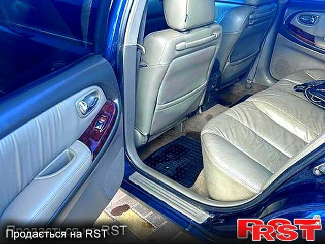 Синий Ниссан Максима, объемом двигателя 20 л и пробегом 250 тыс. км за 4200 $, фото 4 на Automoto.ua