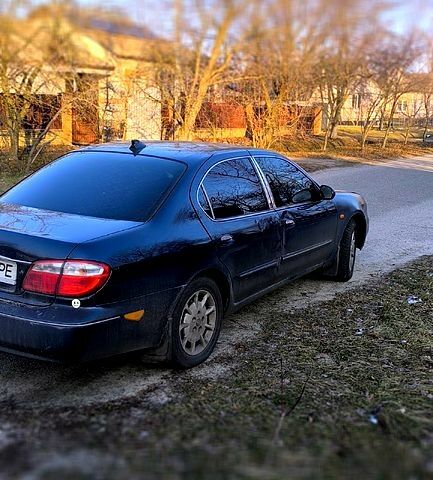 Синий Ниссан Максима, объемом двигателя 20 л и пробегом 370 тыс. км за 3200 $, фото 4 на Automoto.ua