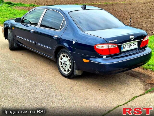 Синий Ниссан Максима, объемом двигателя 2 л и пробегом 280 тыс. км за 2100 $, фото 4 на Automoto.ua