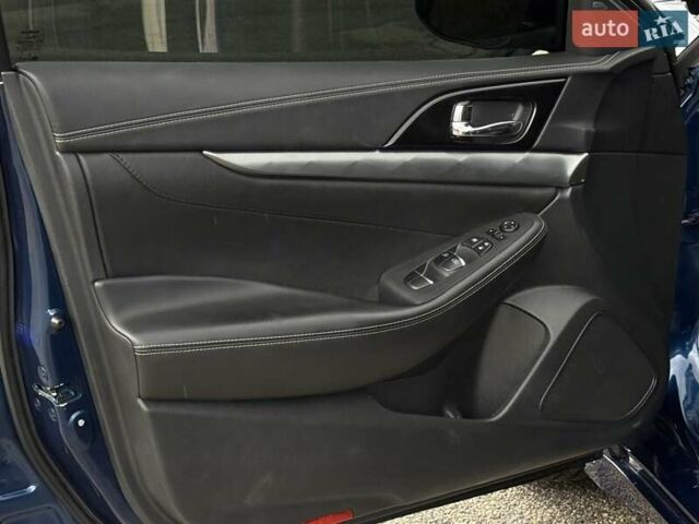 Синий Ниссан Максима, объемом двигателя 3.5 л и пробегом 149 тыс. км за 15900 $, фото 16 на Automoto.ua