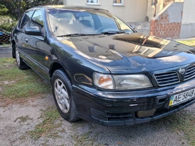 Зелений Ніссан Максіма, об'ємом двигуна 2 л та пробігом 290 тис. км за 1024 $, фото 1 на Automoto.ua