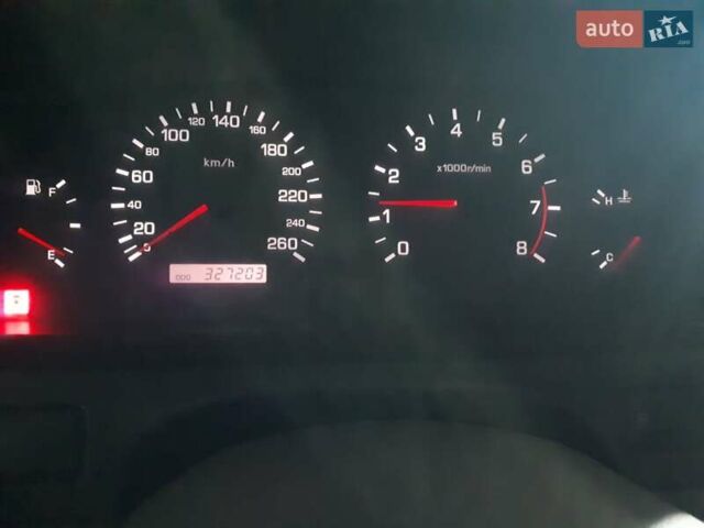 Зеленый Ниссан Максима, объемом двигателя 3 л и пробегом 327 тыс. км за 1670 $, фото 3 на Automoto.ua