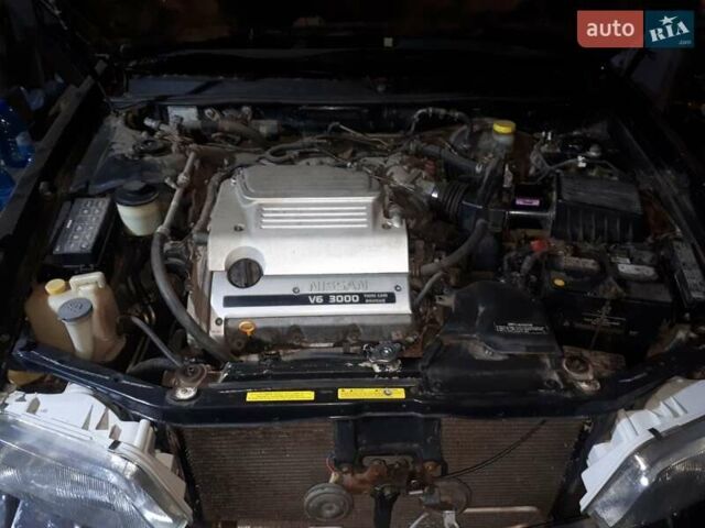 Зеленый Ниссан Максима, объемом двигателя 3 л и пробегом 327 тыс. км за 1670 $, фото 1 на Automoto.ua