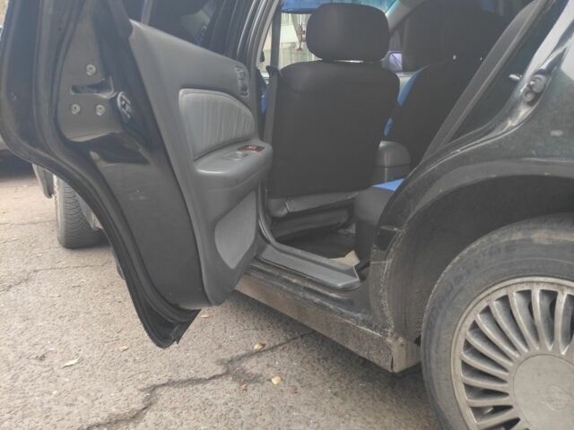 Зеленый Ниссан Максима, объемом двигателя 3 л и пробегом 427 тыс. км за 2100 $, фото 4 на Automoto.ua