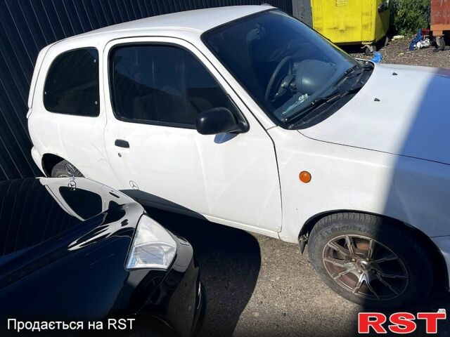 Белый Ниссан Микра, объемом двигателя 1.3 л и пробегом 275 тыс. км за 1700 $, фото 1 на Automoto.ua
