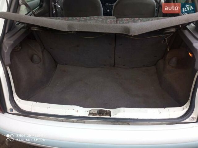 Белый Ниссан Микра, объемом двигателя 1 л и пробегом 200 тыс. км за 1800 $, фото 9 на Automoto.ua