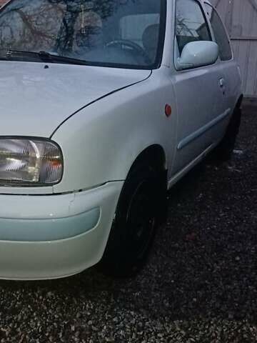 Белый Ниссан Микра, объемом двигателя 1 л и пробегом 200 тыс. км за 1800 $, фото 3 на Automoto.ua