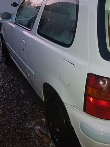 Белый Ниссан Микра, объемом двигателя 1 л и пробегом 200 тыс. км за 1800 $, фото 4 на Automoto.ua