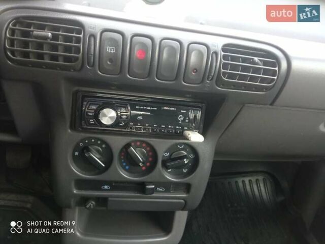 Белый Ниссан Микра, объемом двигателя 1 л и пробегом 200 тыс. км за 1800 $, фото 11 на Automoto.ua