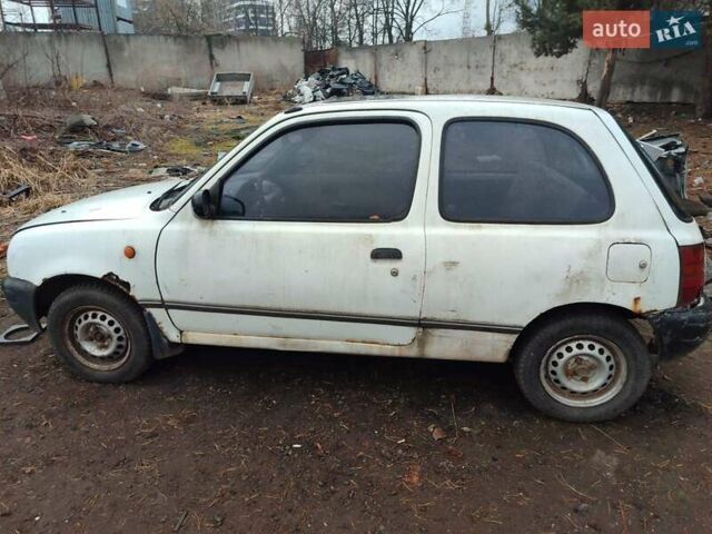Белый Ниссан Микра, объемом двигателя 1.02 л и пробегом 299 тыс. км за 790 $, фото 2 на Automoto.ua