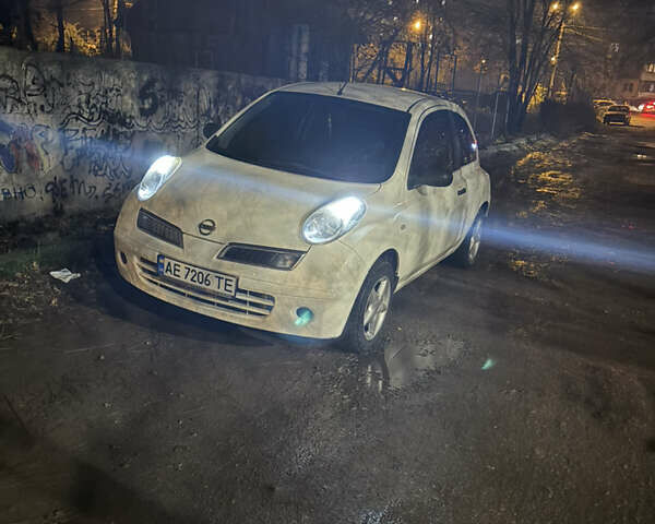 Белый Ниссан Микра, объемом двигателя 1.24 л и пробегом 176 тыс. км за 4000 $, фото 1 на Automoto.ua