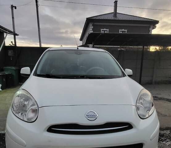 Белый Ниссан Микра, объемом двигателя 1.2 л и пробегом 110 тыс. км за 8000 $, фото 5 на Automoto.ua