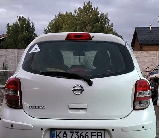 Белый Ниссан Микра, объемом двигателя 1.2 л и пробегом 110 тыс. км за 8000 $, фото 3 на Automoto.ua