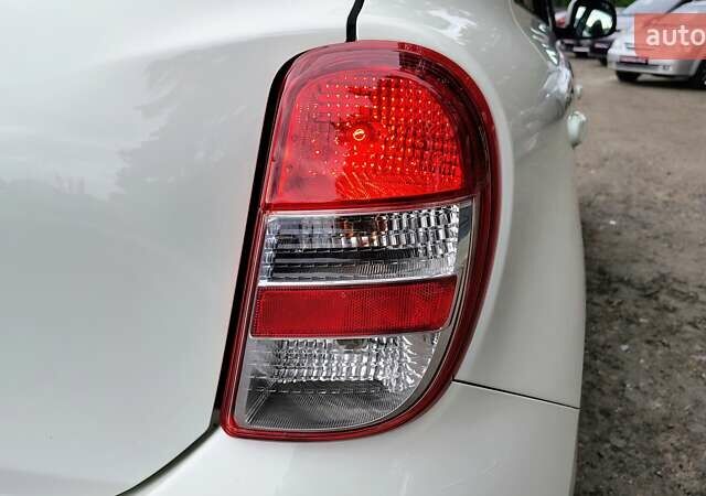 Белый Ниссан Микра, объемом двигателя 1.2 л и пробегом 102 тыс. км за 7499 $, фото 5 на Automoto.ua