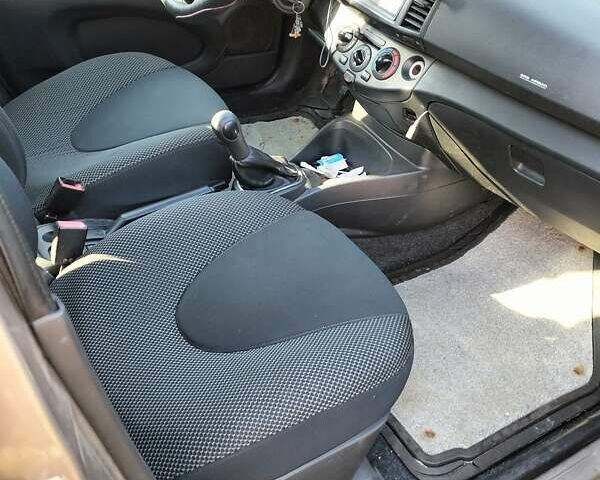 Бежевый Ниссан Микра, объемом двигателя 1.2 л и пробегом 350 тыс. км за 3400 $, фото 2 на Automoto.ua