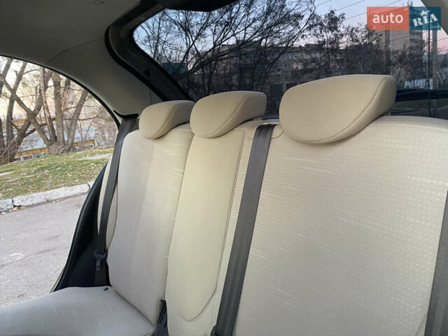 Бежевый Ниссан Микра, объемом двигателя 1.24 л и пробегом 124 тыс. км за 5600 $, фото 16 на Automoto.ua