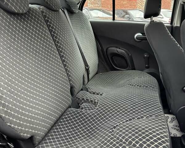 Бежевый Ниссан Микра, объемом двигателя 1.4 л и пробегом 298 тыс. км за 5500 $, фото 18 на Automoto.ua