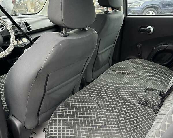 Бежевый Ниссан Микра, объемом двигателя 1.4 л и пробегом 298 тыс. км за 5500 $, фото 10 на Automoto.ua