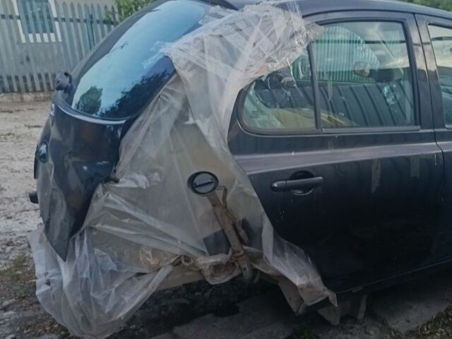 Черный Ниссан Микра, объемом двигателя 0 л и пробегом 100 тыс. км за 770 $, фото 1 на Automoto.ua