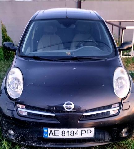 Черный Ниссан Микра, объемом двигателя 1.4 л и пробегом 200 тыс. км за 5500 $, фото 1 на Automoto.ua