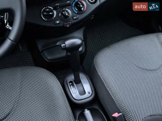 Чорний Ніссан Мікра, об'ємом двигуна 1.24 л та пробігом 169 тис. км за 5550 $, фото 29 на Automoto.ua