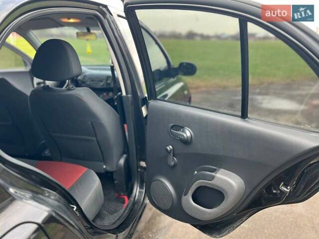Черный Ниссан Микра, объемом двигателя 1.24 л и пробегом 180 тыс. км за 5700 $, фото 39 на Automoto.ua