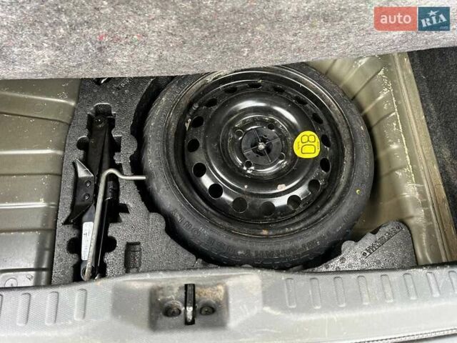 Черный Ниссан Микра, объемом двигателя 1.24 л и пробегом 180 тыс. км за 5700 $, фото 42 на Automoto.ua