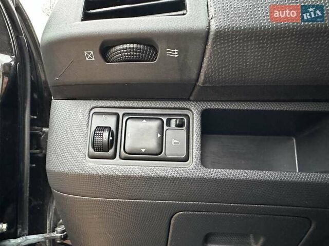 Черный Ниссан Микра, объемом двигателя 1.24 л и пробегом 148 тыс. км за 5999 $, фото 45 на Automoto.ua