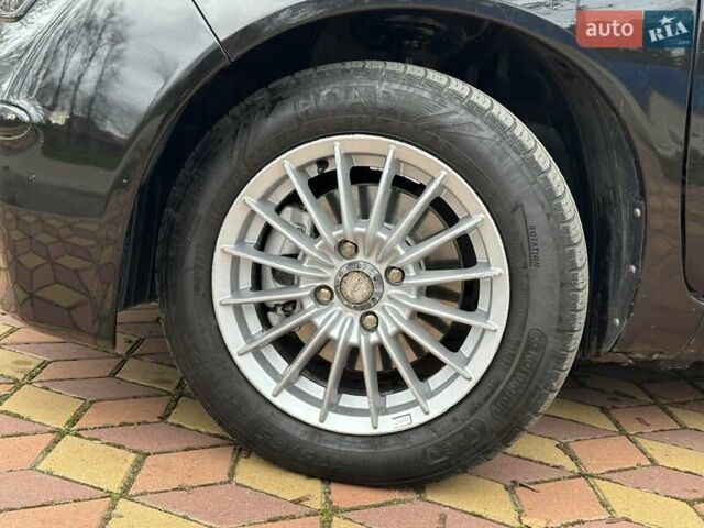 Черный Ниссан Микра, объемом двигателя 1.24 л и пробегом 148 тыс. км за 5999 $, фото 7 на Automoto.ua