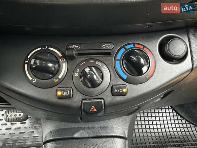 Черный Ниссан Микра, объемом двигателя 1.24 л и пробегом 148 тыс. км за 5999 $, фото 49 на Automoto.ua