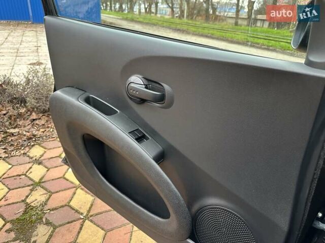 Черный Ниссан Микра, объемом двигателя 1.24 л и пробегом 148 тыс. км за 5999 $, фото 46 на Automoto.ua