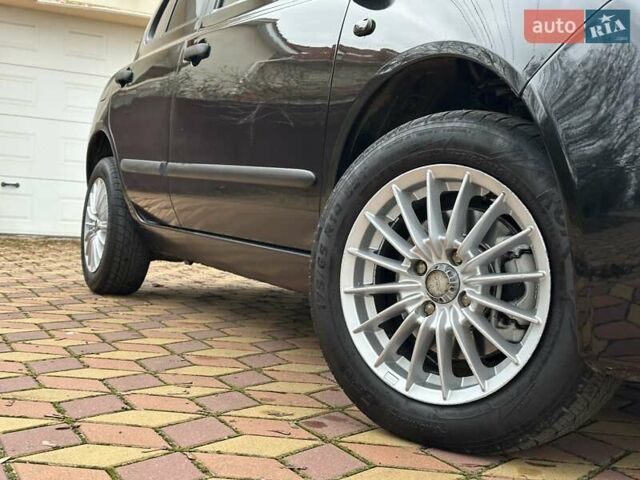 Черный Ниссан Микра, объемом двигателя 1.24 л и пробегом 148 тыс. км за 5999 $, фото 31 на Automoto.ua