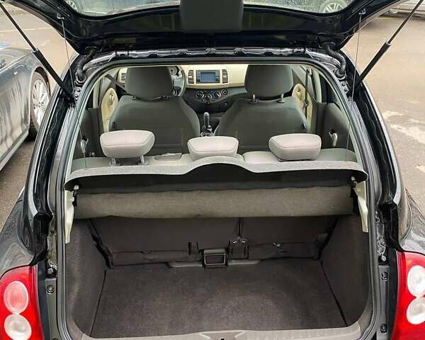 Черный Ниссан Микра, объемом двигателя 1.24 л и пробегом 148 тыс. км за 5200 $, фото 4 на Automoto.ua