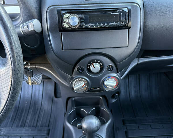 Черный Ниссан Микра, объемом двигателя 1.24 л и пробегом 77 тыс. км за 8250 $, фото 41 на Automoto.ua