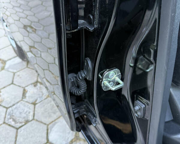 Черный Ниссан Микра, объемом двигателя 1.24 л и пробегом 77 тыс. км за 8250 $, фото 57 на Automoto.ua