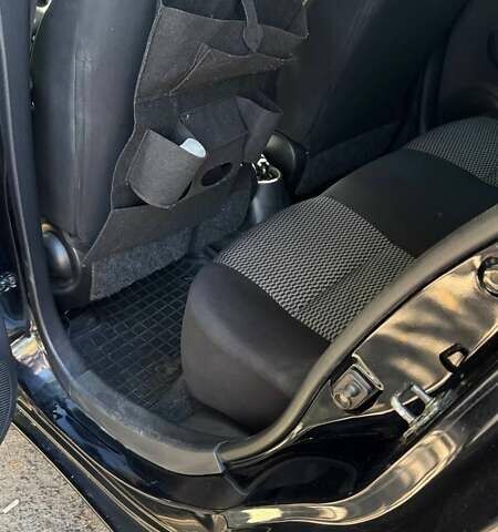 Черный Ниссан Микра, объемом двигателя 1.6 л и пробегом 107 тыс. км за 7500 $, фото 10 на Automoto.ua