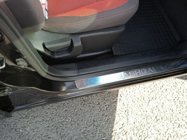 Черный Ниссан Микра, объемом двигателя 2 л и пробегом 200 тыс. км за 7200 $, фото 13 на Automoto.ua