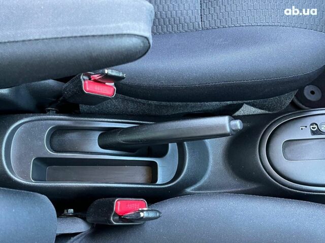 Фиолетовый Ниссан Микра, объемом двигателя 1.2 л и пробегом 132 тыс. км за 6940 $, фото 18 на Automoto.ua