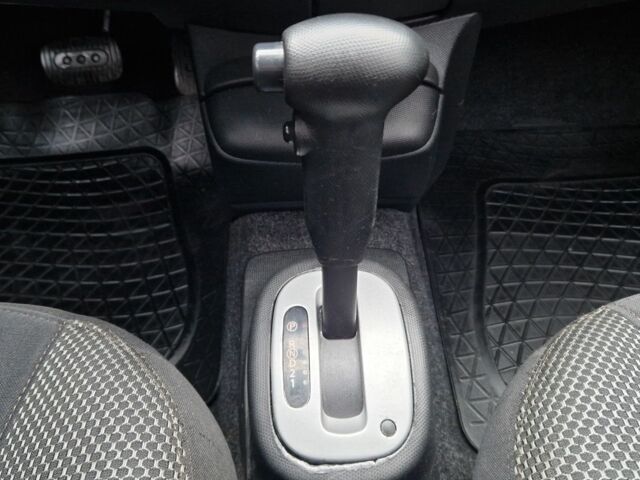 Коричневий Ніссан Мікра, об'ємом двигуна 1.2 л та пробігом 181 тис. км за 5999 $, фото 19 на Automoto.ua