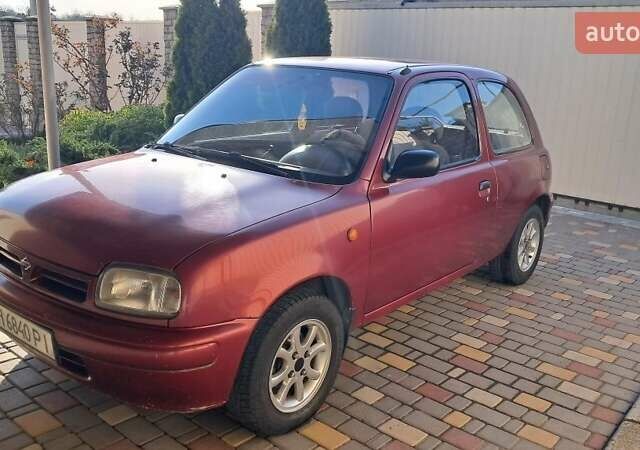 Красный Ниссан Микра, объемом двигателя 1 л и пробегом 300 тыс. км за 1700 $, фото 4 на Automoto.ua