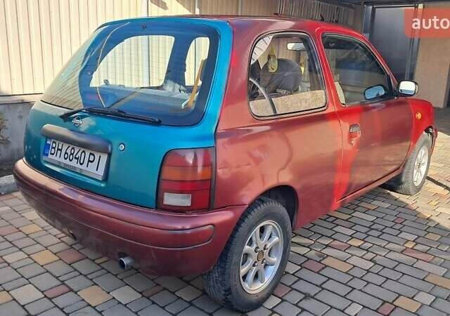 Красный Ниссан Микра, объемом двигателя 1 л и пробегом 300 тыс. км за 1700 $, фото 1 на Automoto.ua