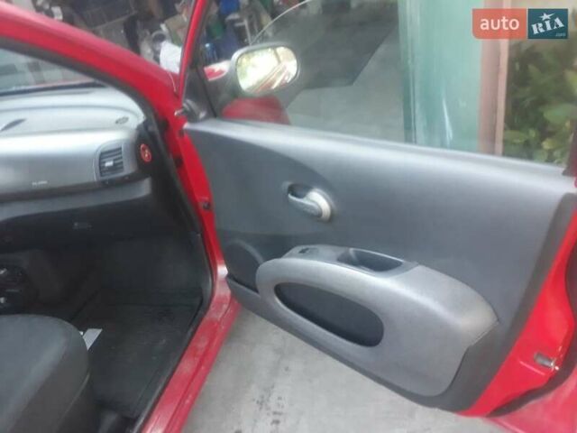 Красный Ниссан Микра, объемом двигателя 1.46 л и пробегом 196 тыс. км за 3000 $, фото 4 на Automoto.ua